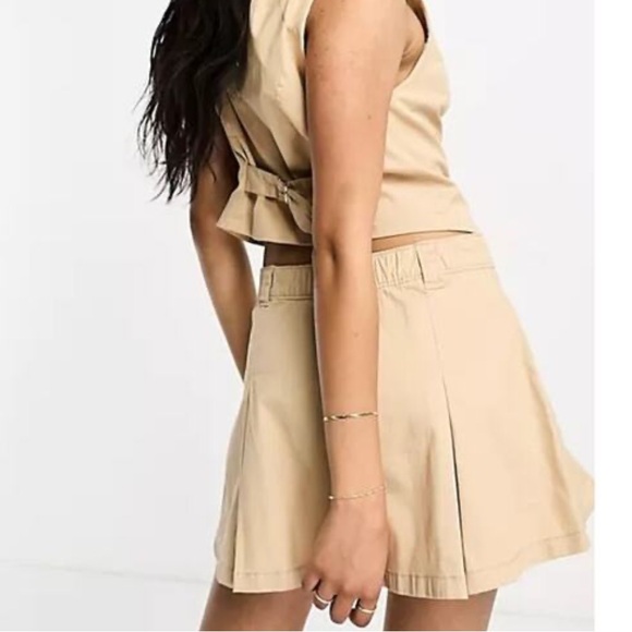 Abercrombie & Fitch Co-Ord Pleated Chino Mini Skirt skort Schoolgirl Y2K in Tan - Picture 2 of 6